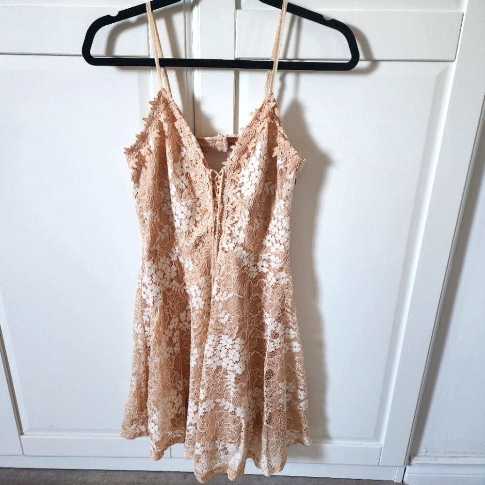 ULTRA PINK Embroidered coral lace dress Size S